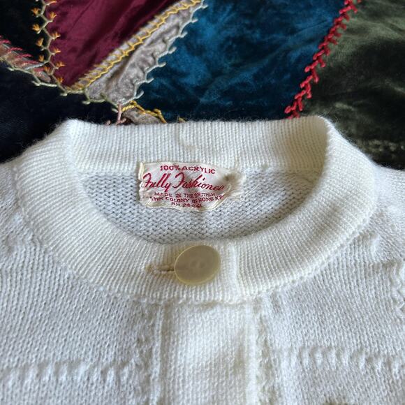 Vintage 50s/60s Soft Acrylic Pastel Chainstitch Embroidered Flowers Cardigan S M - Picture 6 of 8